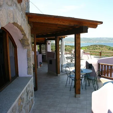 Hotel Li Graniti 4*