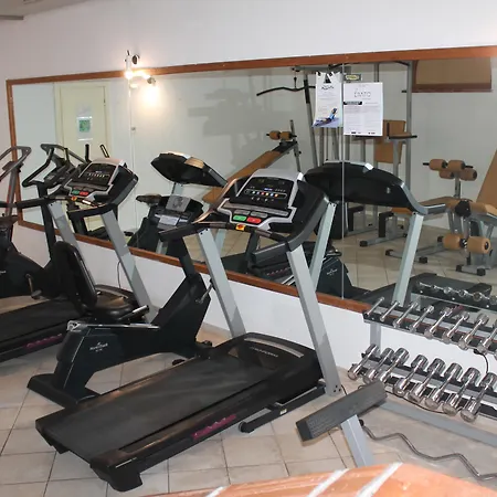 Hotel Li Graniti 4*