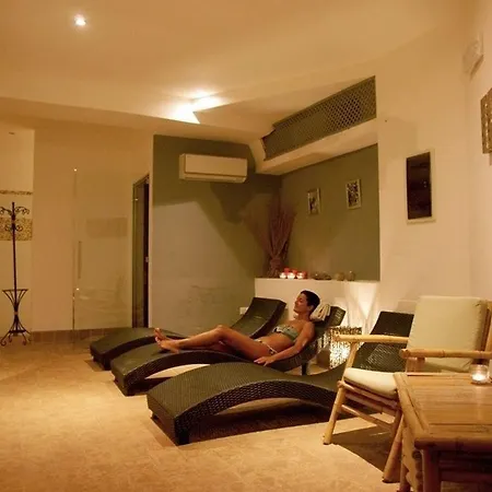 Hotel Li Graniti